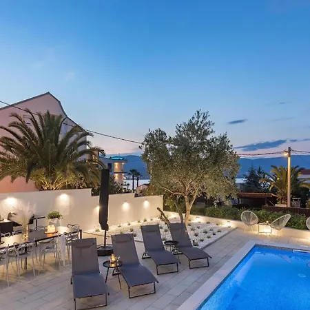 Apartment In Slatine Near The Beach, Cleaning Included *