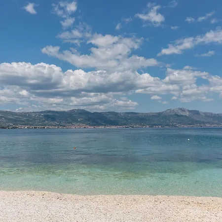 Apartment In Slatine Near The Beach, Cleaning Included Apartment