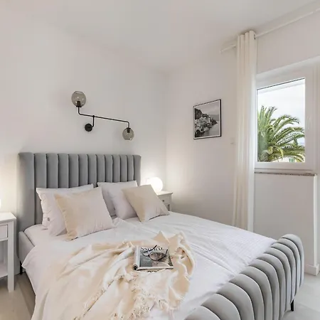 Sun-kissed Comfort By The Adriatic, Cleaning Included Apartment Trogir