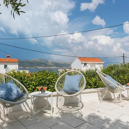 Apartment Sun-kissed Comfort By The Adriatic, Cleaning Included Trogir