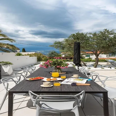 Sun-kissed Comfort By The Adriatic, Cleaning Included Apartment *